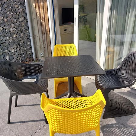 'T Strandhuys En De Vuurtoren, Met Eigen Keuken, Zonnig Terras Nabij Dorp, Duinen En Strand, Incl Verwarmd Binnen Zwembad Hollum  Exteriér fotografie
