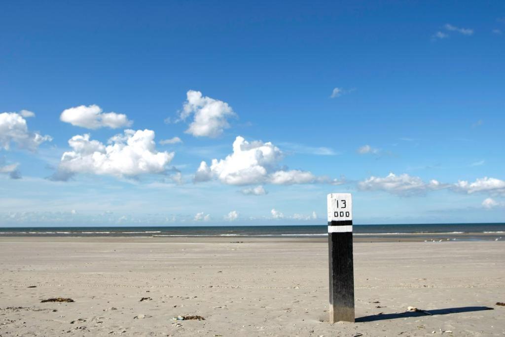 'T Strandhuys En De Vuurtoren, Met Eigen Keuken, Zonnig Terras Nabij Dorp, Duinen En Strand, Incl Verwarmd Binnen Zwembad Hollum  Exteriér fotografie