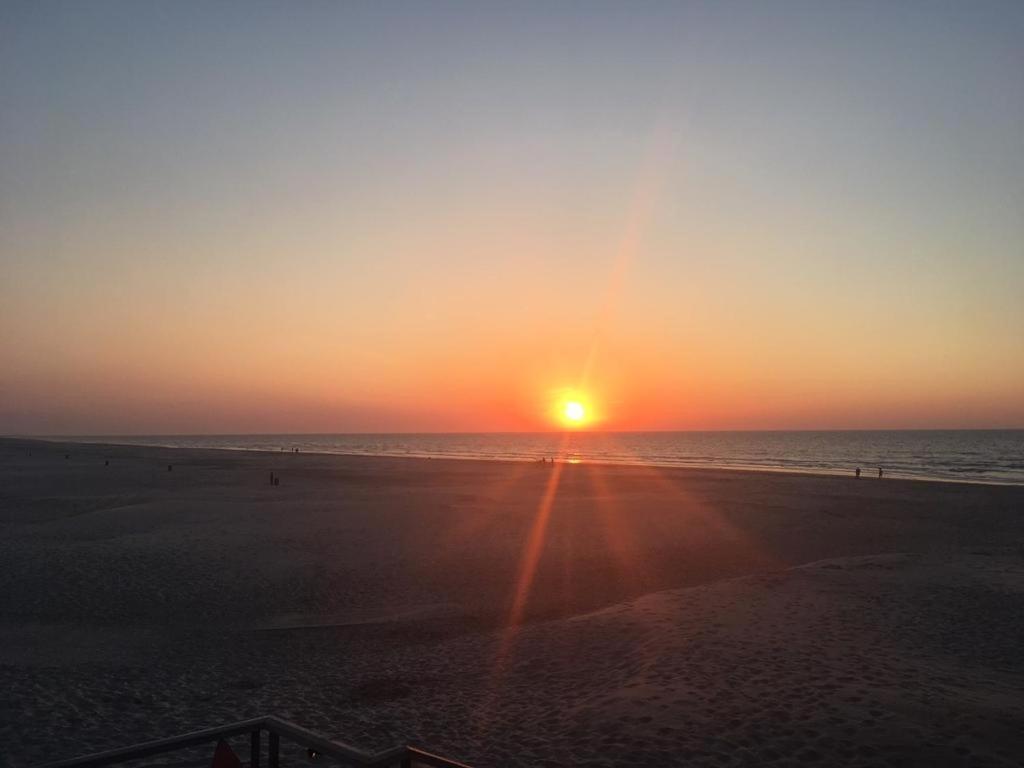 'T Strandhuys En De Vuurtoren, Met Eigen Keuken, Zonnig Terras Nabij Dorp, Duinen En Strand, Incl Verwarmd Binnen Zwembad Hollum  Exteriér fotografie