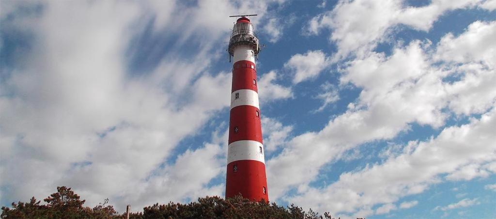 'T Strandhuys En De Vuurtoren, Met Eigen Keuken, Zonnig Terras Nabij Dorp, Duinen En Strand, Incl Verwarmd Binnen Zwembad Hollum  Exteriér fotografie