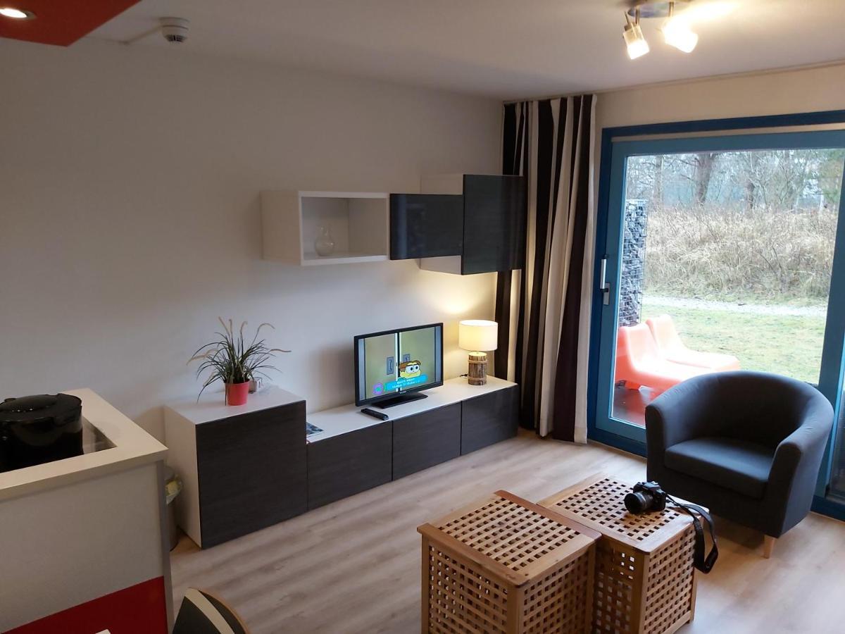 'T Strandhuys En De Vuurtoren, Met Eigen Keuken, Zonnig Terras Nabij Dorp, Duinen En Strand, Incl Verwarmd Binnen Zwembad Hollum  Exteriér fotografie